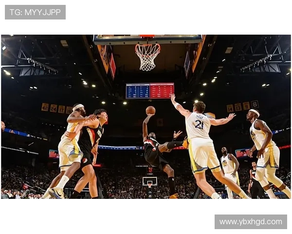 格兰特高效砍分引领开拓者力克勇士展现全面攻防统治力