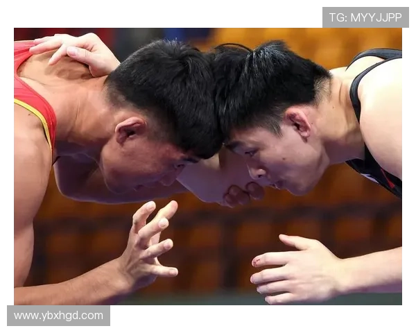 湖南举重选手彭政林因抽筋憾失更好成绩艰难夺铜赛后痛哭落泪瞬间